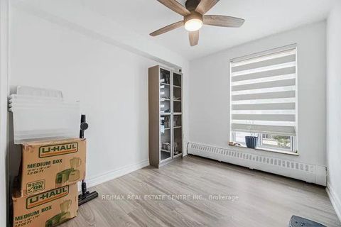 Photo 21 at 255 - 10 Eddystone Avenue, Jane Heights, Toronto