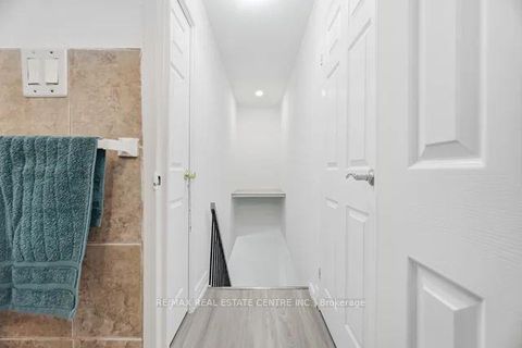 Photo 24 at 255 - 10 Eddystone Avenue, Jane Heights, Toronto