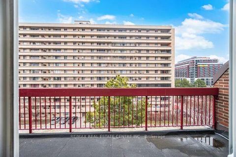 Photo 30 at 255 - 10 Eddystone Avenue, Jane Heights, Toronto
