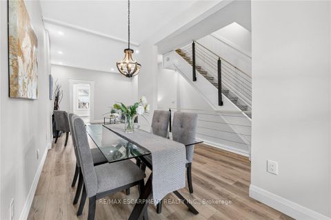 Photo 3 at 518 Quebec Avenue, Junction Area, Toronto