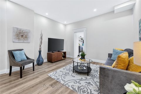 Photo 4 at 518 Quebec Avenue, Junction Area, Toronto