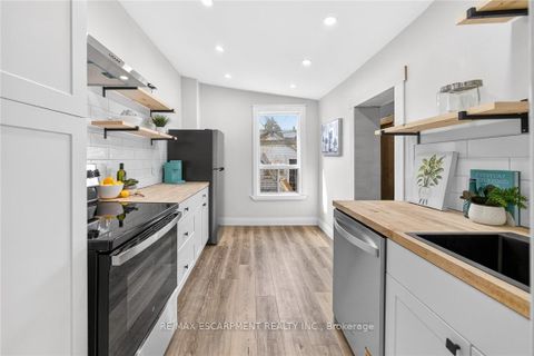 Photo 8 at 518 Quebec Avenue, Junction Area, Toronto