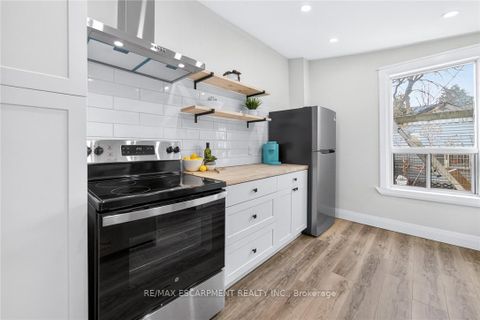 Photo 9 at 518 Quebec Avenue, Junction Area, Toronto