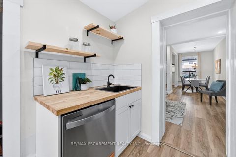 Photo 12 at 518 Quebec Avenue, Junction Area, Toronto