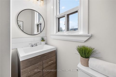 Photo 19 at 518 Quebec Avenue, Junction Area, Toronto