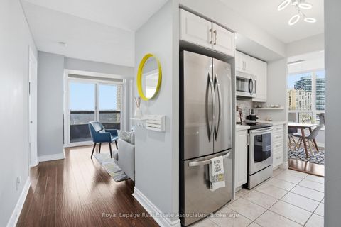 Photo 11 at 1005 - 5 Northtown Way, Willowdale East, Toronto