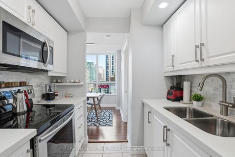 Photo 12 at 1005 - 5 Northtown Way, Willowdale East, Toronto