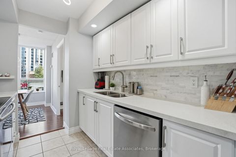 Photo 14 at 1005 - 5 Northtown Way, Willowdale East, Toronto