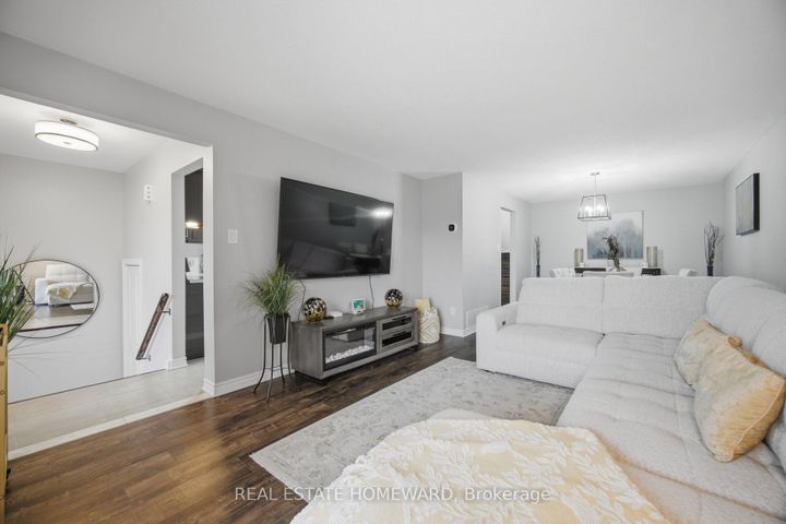 Photo 5 at 309 Royal Salisbury Way, Madoc, Brampton