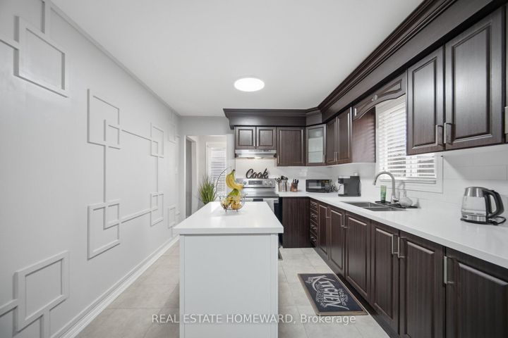 Photo 10 at 309 Royal Salisbury Way, Madoc, Brampton