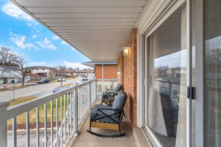 Photo 22 at 309 Royal Salisbury Way, Madoc, Brampton