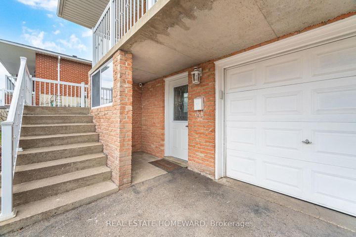 Photo 23 at 309 Royal Salisbury Way, Madoc, Brampton