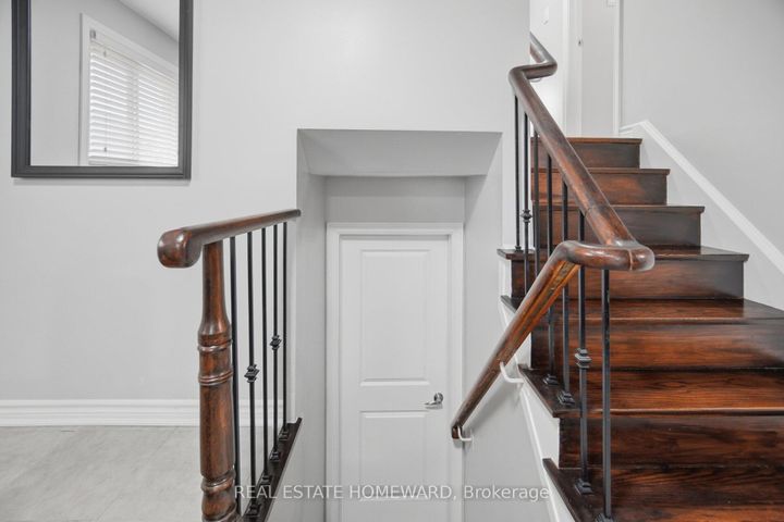 Photo 24 at 309 Royal Salisbury Way, Madoc, Brampton