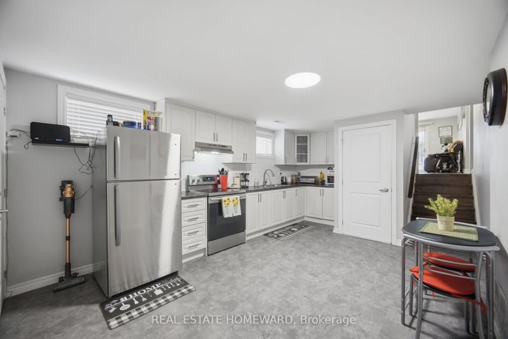 Photo 32 at 309 Royal Salisbury Way, Madoc, Brampton