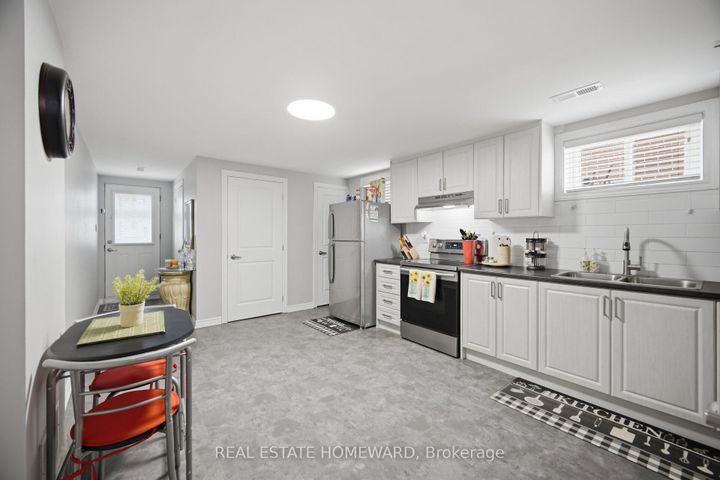 Photo 34 at 309 Royal Salisbury Way, Madoc, Brampton