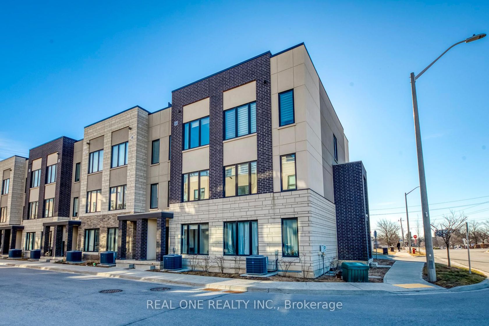 41 - 1095 Cooke Boulevard, LaSalle, Burlington 