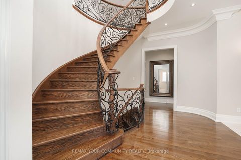 Photo 13 at 76 Elm Grove Avenue, Oak Ridges, Richmond Hill