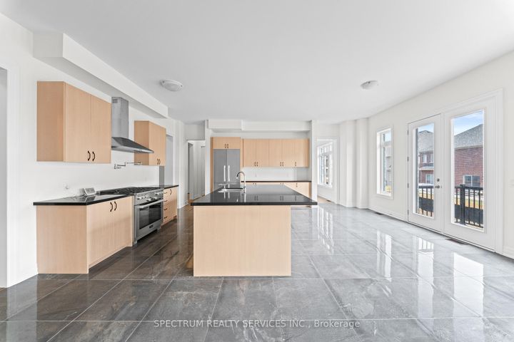 Photo 13 at 17 Mosswood Trail, Vales of Castlemore, Brampton