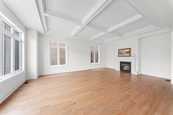 Photo 19 at 17 Mosswood Trail, Vales of Castlemore, Brampton