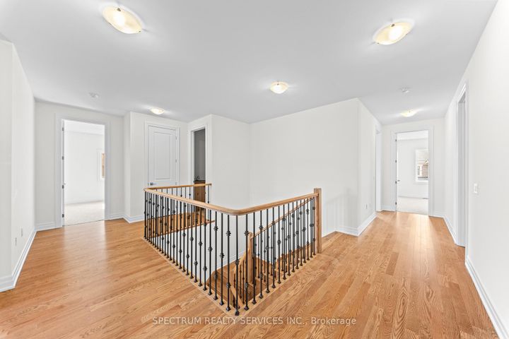 Photo 23 at 17 Mosswood Trail, Vales of Castlemore, Brampton