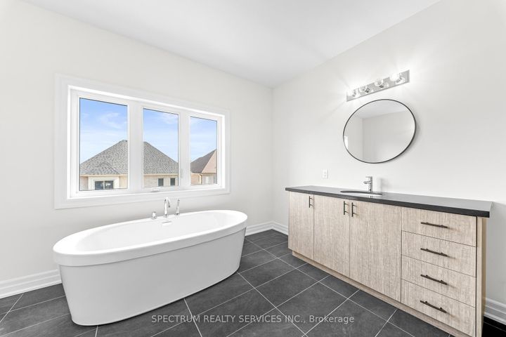 Photo 28 at 17 Mosswood Trail, Vales of Castlemore, Brampton