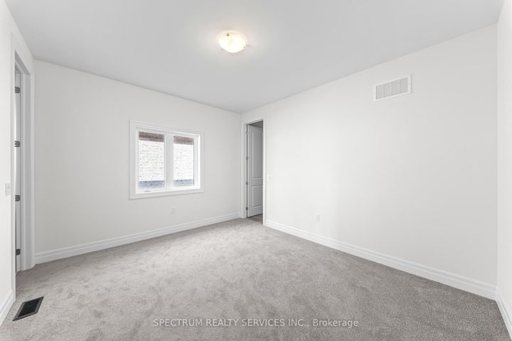 Photo 35 at 17 Mosswood Trail, Vales of Castlemore, Brampton