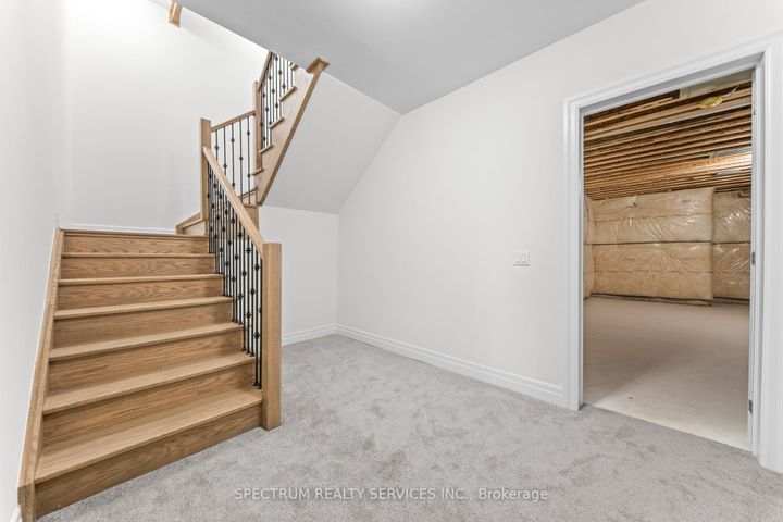 Photo 45 at 17 Mosswood Trail, Vales of Castlemore, Brampton