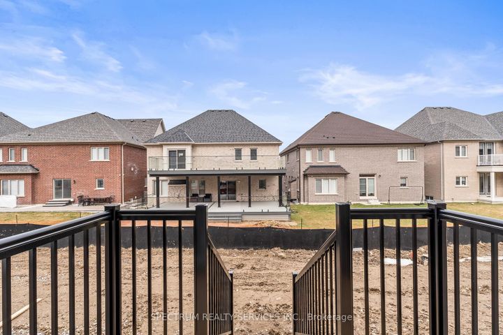 Photo 48 at 17 Mosswood Trail, Vales of Castlemore, Brampton