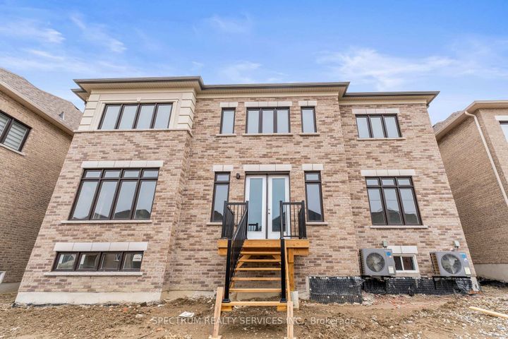 Photo 49 at 17 Mosswood Trail, Vales of Castlemore, Brampton