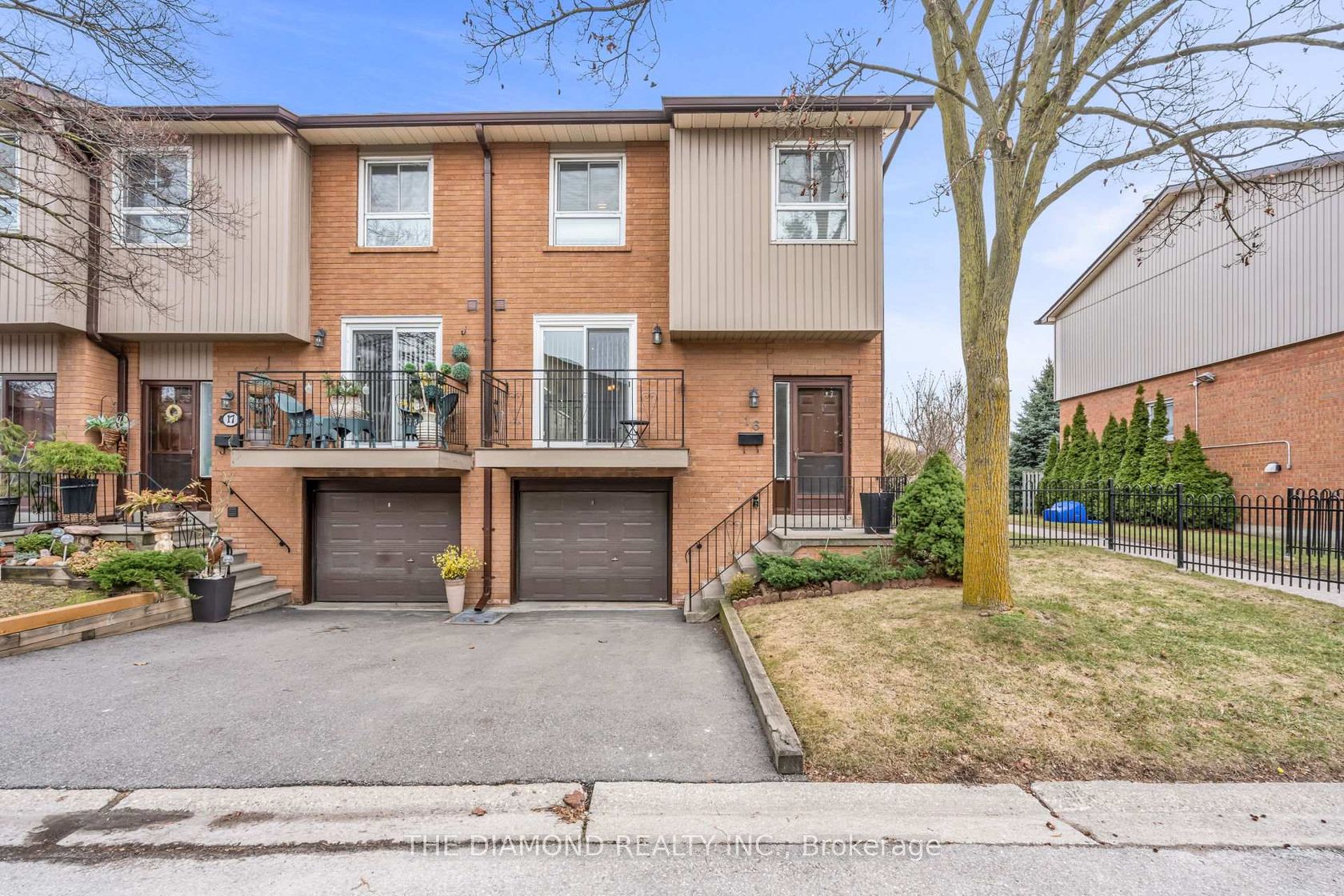 16 - 725 Vermouth Avenue, Mississauga Valleys, Mississauga by Loree Meneguzzi Real Estate 16 - 725 Vermouth Avenue, Mississauga Valleys, Mississauga