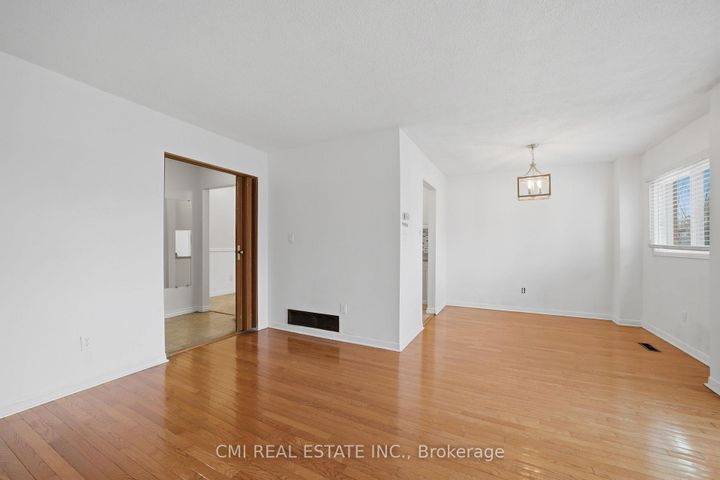 Photo 4 at 40 Glen Hollow Avenue, Clairville, Toronto