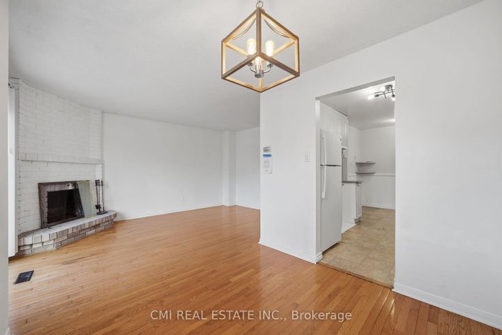 Photo 8 at 40 Glen Hollow Avenue, Clairville, Toronto