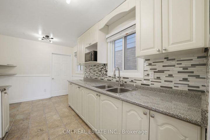 Photo 13 at 40 Glen Hollow Avenue, Clairville, Toronto