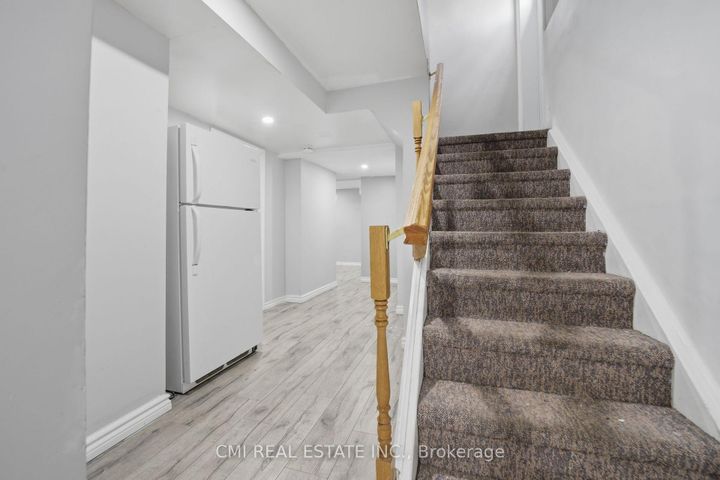 Photo 28 at 40 Glen Hollow Avenue, Clairville, Toronto