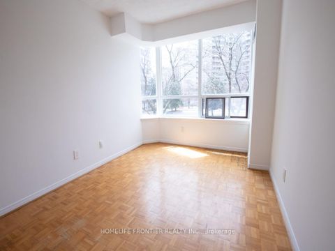 Photo 5 at 210 - 81 Townsgate Drive E, Yorkhill, Vaughan
