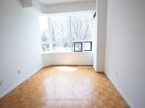 Photo 6 at 210 - 81 Townsgate Drive E, Yorkhill, Vaughan