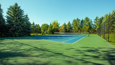 Photo 16 at 210 - 81 Townsgate Drive E, Yorkhill, Vaughan