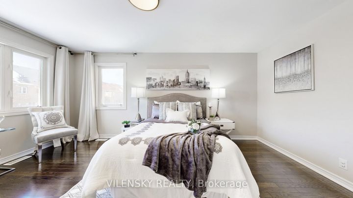 Photo 13 at 34 Elihof Drive, Patterson, Vaughan