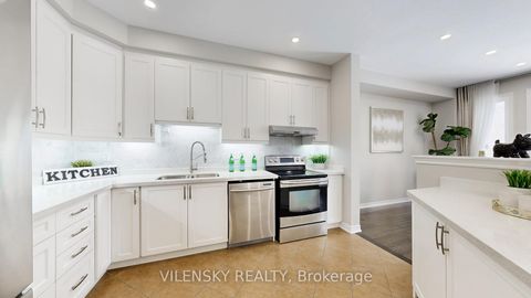 Photo 3 at 34 Elihof Drive, Patterson, Vaughan