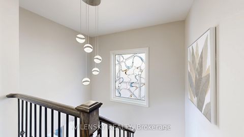 Photo 11 at 34 Elihof Drive, Patterson, Vaughan