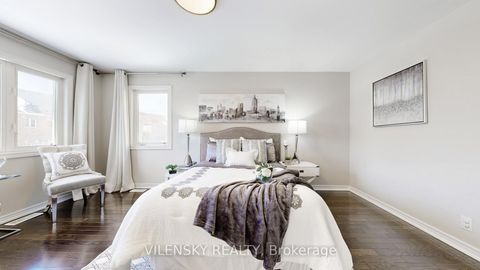 Photo 13 at 34 Elihof Drive, Patterson, Vaughan