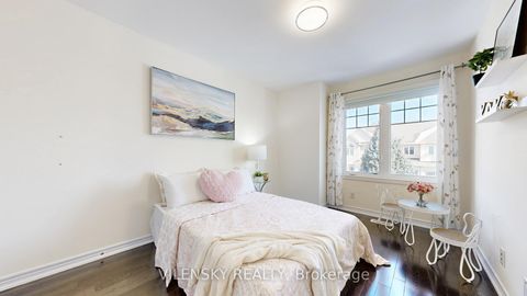 Photo 21 at 34 Elihof Drive, Patterson, Vaughan