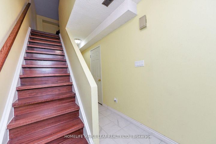 Photo 5 at 85 Enmount Drive, Southgate, Brampton