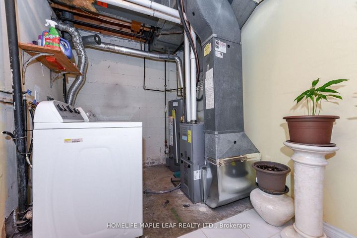 Photo 7 at 85 Enmount Drive, Southgate, Brampton