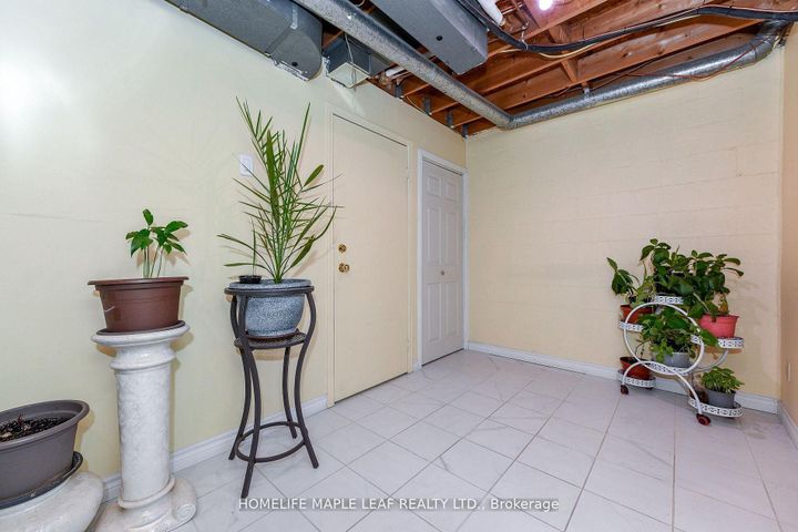 Photo 9 at 85 Enmount Drive, Southgate, Brampton