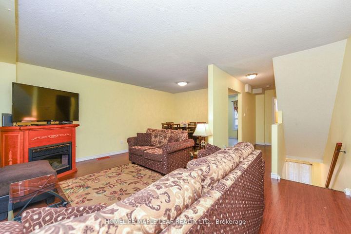 Photo 14 at 85 Enmount Drive, Southgate, Brampton