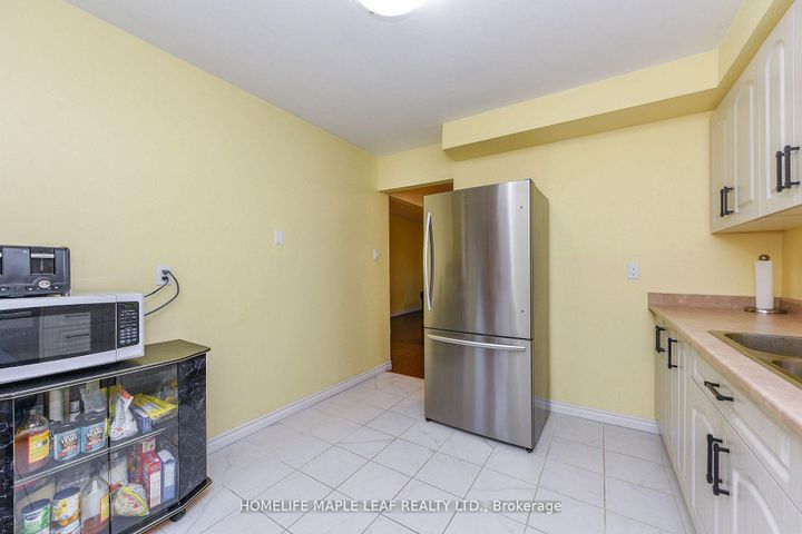 Photo 22 at 85 Enmount Drive, Southgate, Brampton