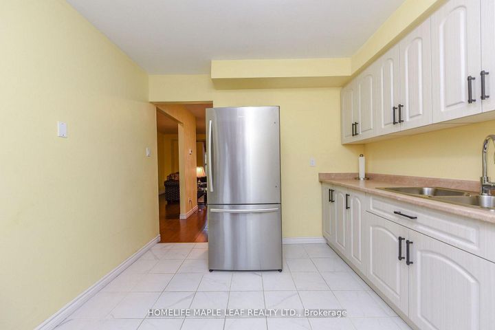 Photo 24 at 85 Enmount Drive, Southgate, Brampton