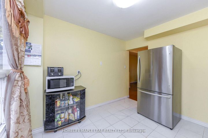 Photo 25 at 85 Enmount Drive, Southgate, Brampton