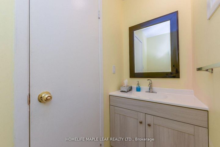 Photo 27 at 85 Enmount Drive, Southgate, Brampton